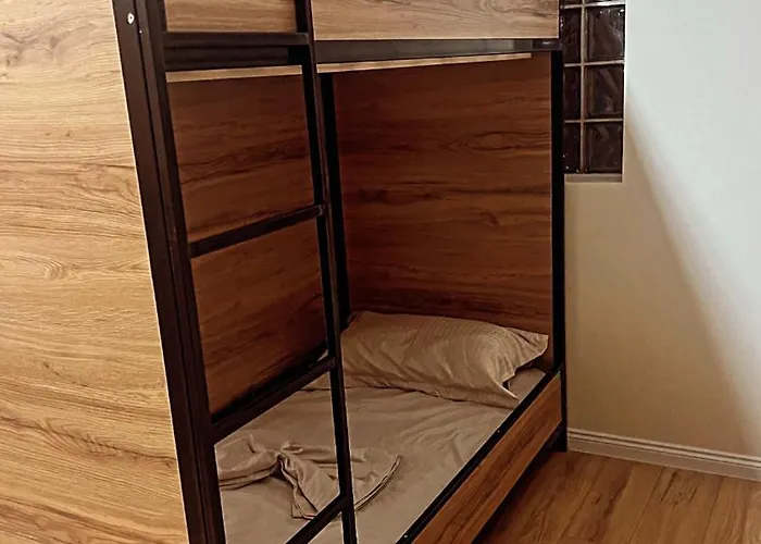 Chilli Hostel Τίρανα