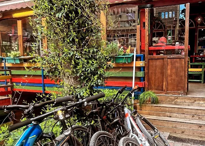 Chilli * Τίρανα