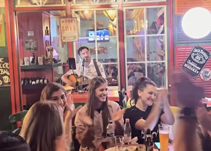 Chilli Hostel Τίρανα