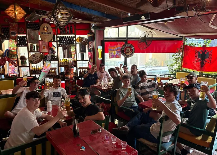 Chilli Hostel Τίρανα